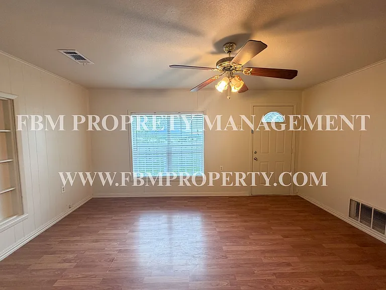 1526 E FM 813 — Photo 6