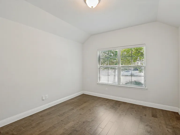 4541 Conrad Ave — Photo 15