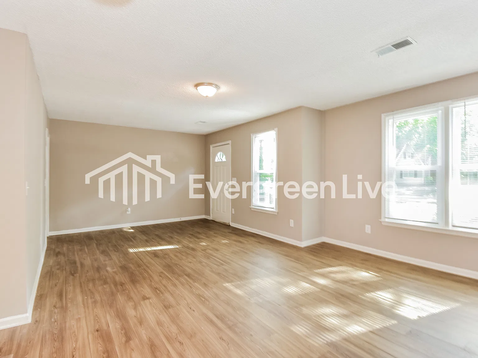 3 bed, 2.0 bath, 1127 sqft, $1,495 — Photo 2