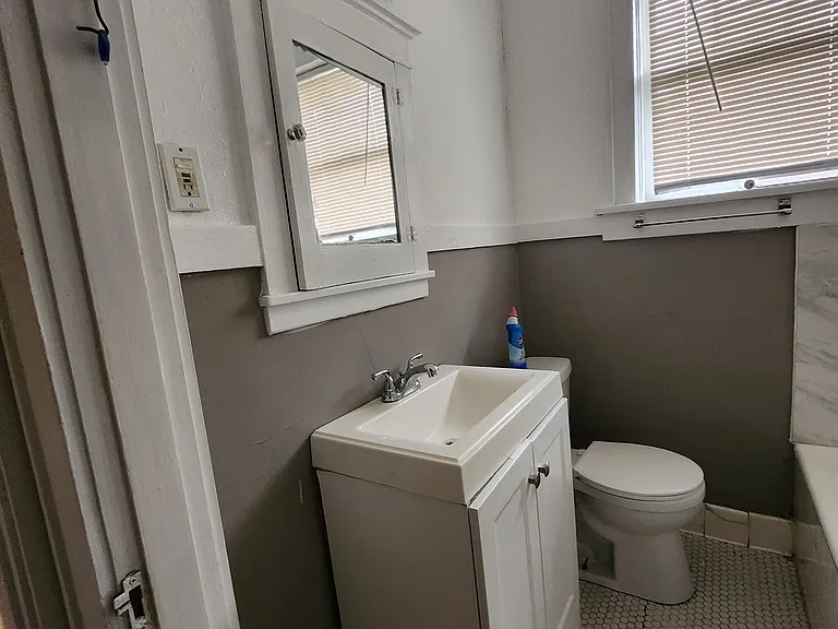 408 E 9th St #1/2 — Photo 5