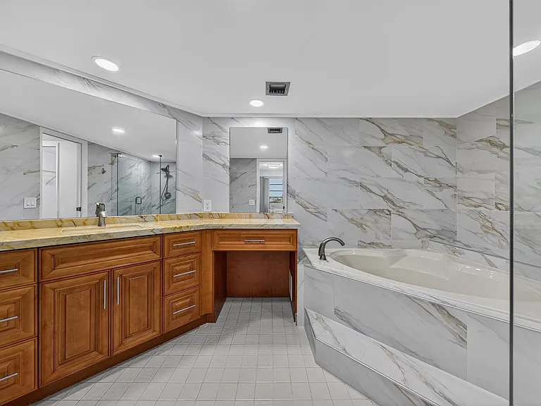 3503 Oaks Way #505 — Photo 21