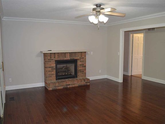 5th image of 1407 Sandalwood Ct