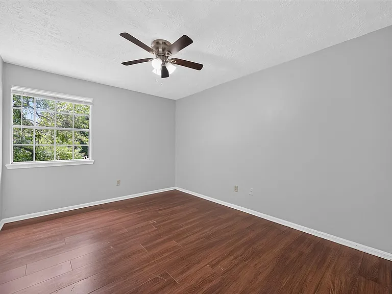5703 Green Timbers Dr — Photo 29