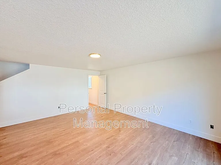 16900 NE 22nd St — Photo 28