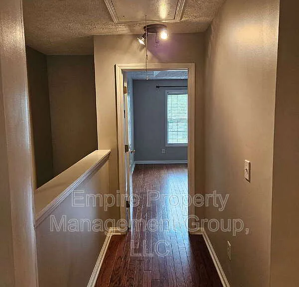 202 Castlebury Dr — Photo 13