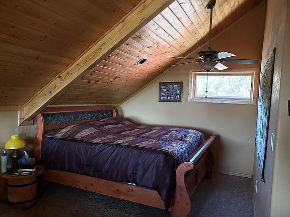 Master bed-Loft