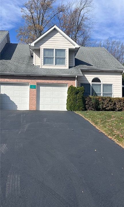 2nd image of 36 Lakeridge Dr