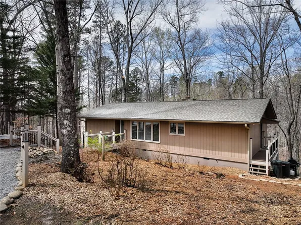 32 Commodore Dr, Salem, SC 29676