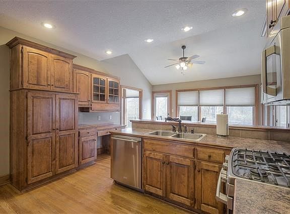 4th image of 1809 S Sioux Ct