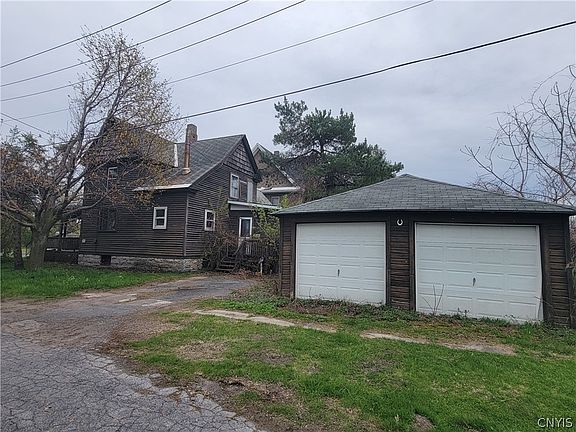 2nd image of 815 Ann St
