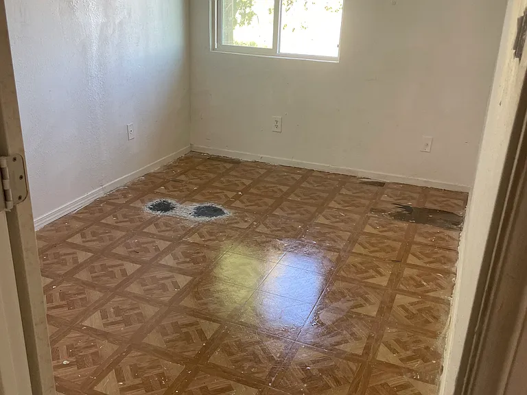 21281 Park Ave — Photo 13