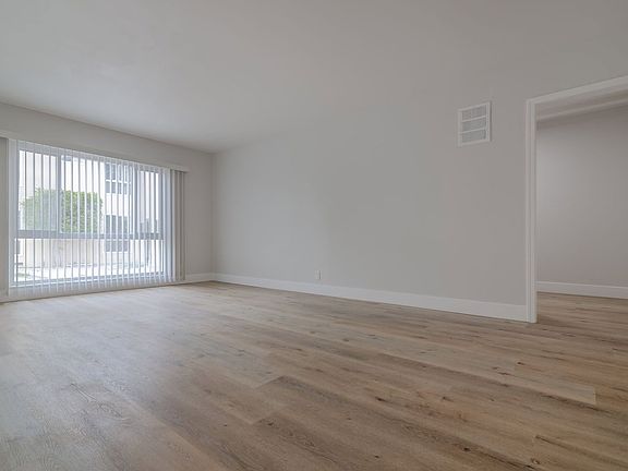 5th image of 3940 Nicolet Ave #14A