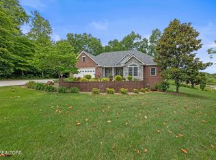 83 Fox Hollow Dr, Crossville, TN 38571