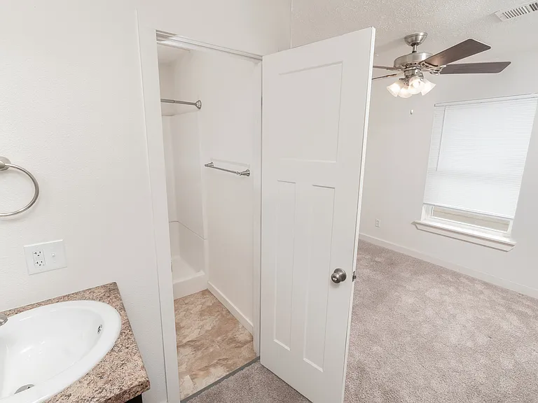 Main Bedroom with Ensuite Bathroom