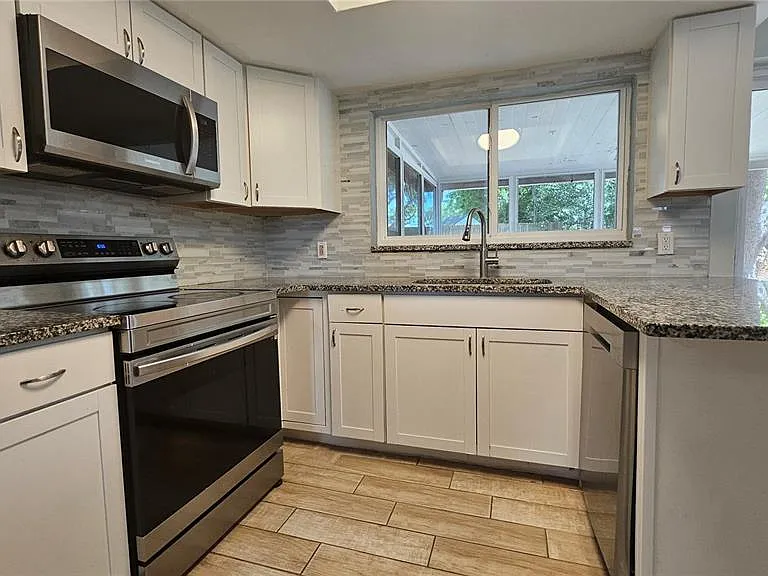 6412 Pawling Ave — Photo 10