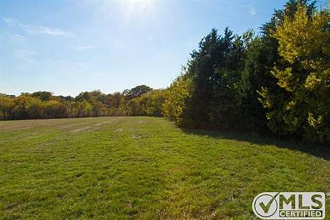 4th image of 5907 Anthony Ln