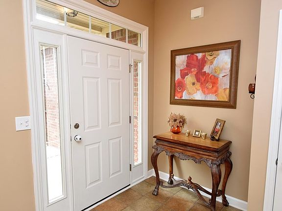 4th image of 519 Sussex Ct