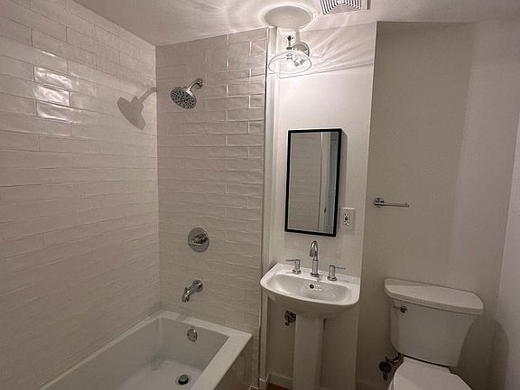 4th image of 408 Leland Ave #412B
