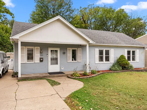 205 Amherst Ave, Muscatine, IA 52761