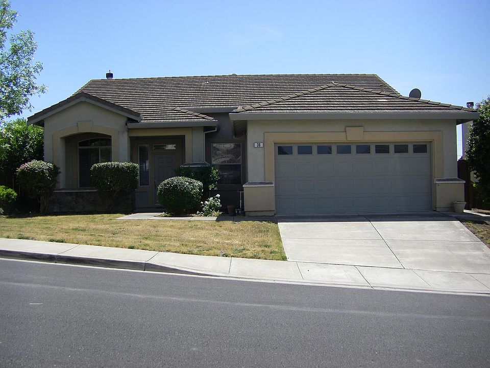1st image of 30 Goldfinch Dr