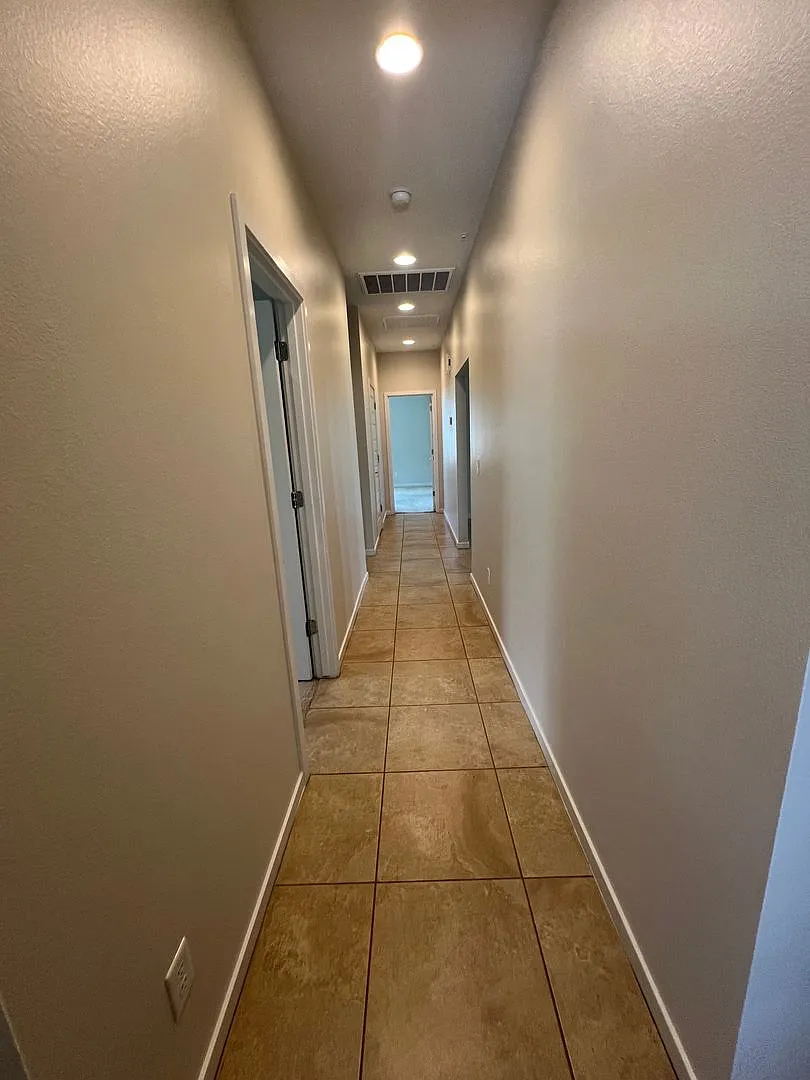 Gilbert Seville Development 3 Bed Plus Den — Photo 4