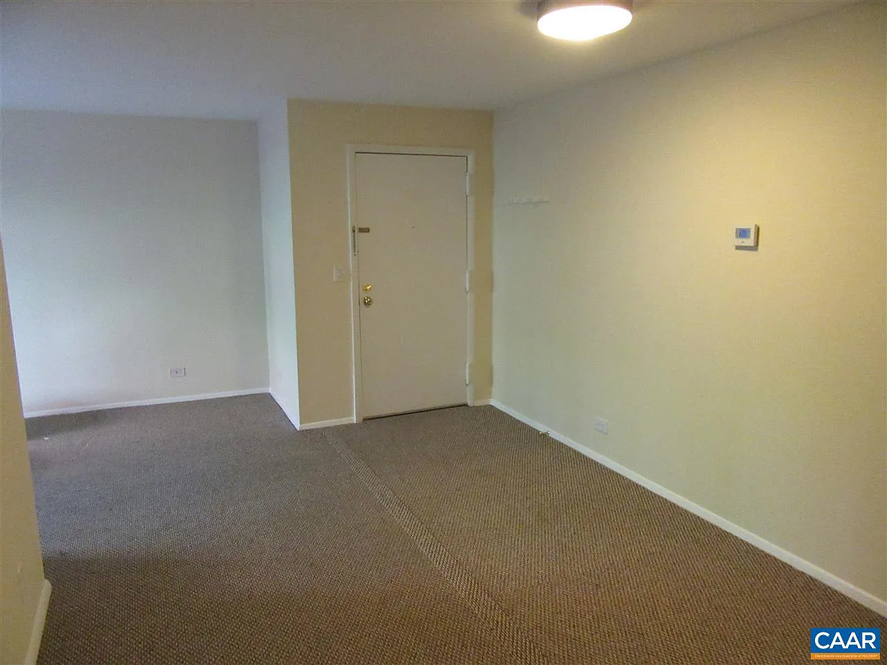 3 bed, 1.0 bath, 970 sqft, $3,000 — Photo 4