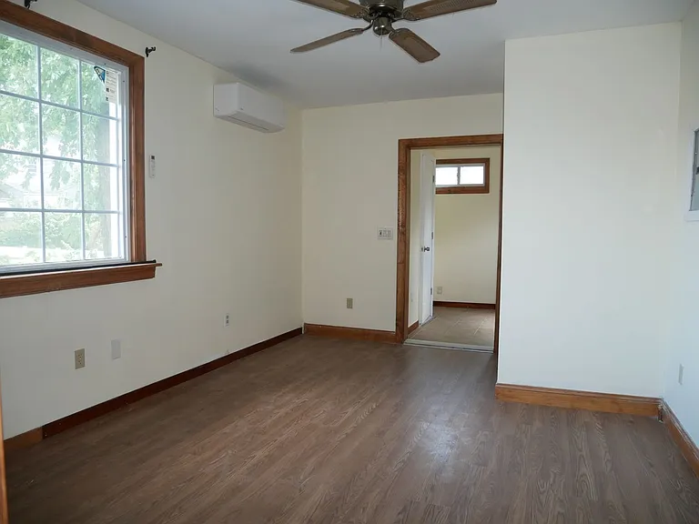 1020 Ferry St — Photo 18