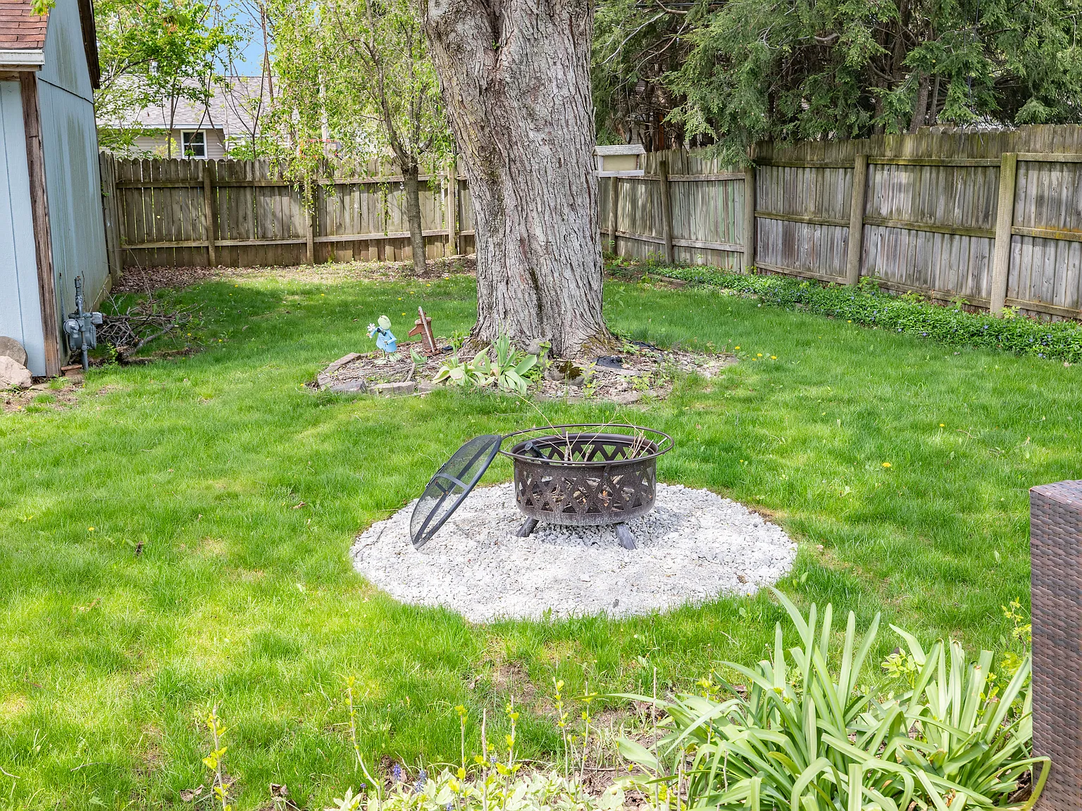 2 bed, $2,790 — Photo 3