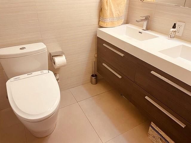 2nd Bathroom also with air tub and double sink vanity and Italian high end faucets
