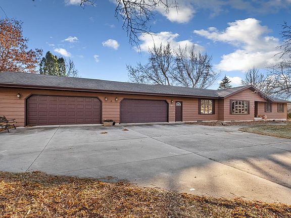 3rd image of 2075 Edgewood Dr