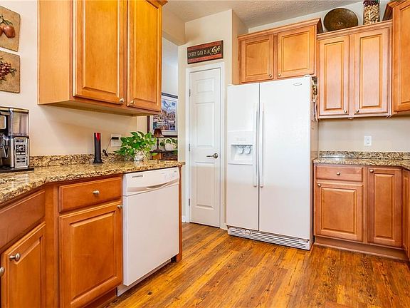 5th image of 9418 Harvard Dr