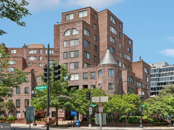 3 Washington Cir NW APT 904, Washington, DC 20037