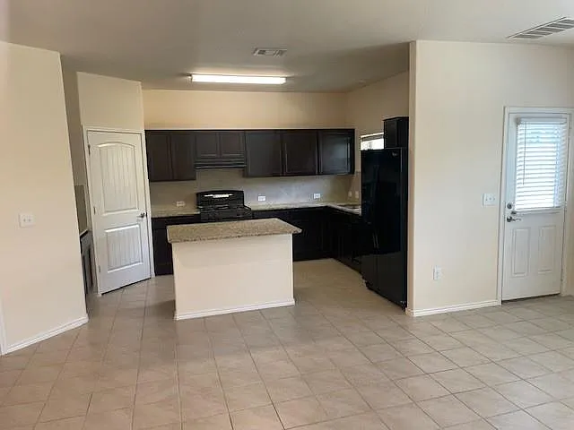 10201 Gertrudis Loop — Photo 4