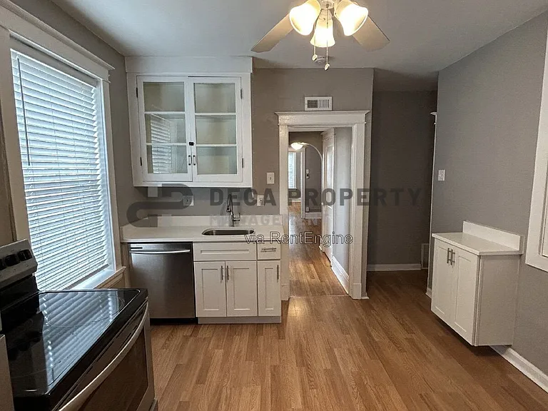 6826 Waldemar Ave #D — Photo 7