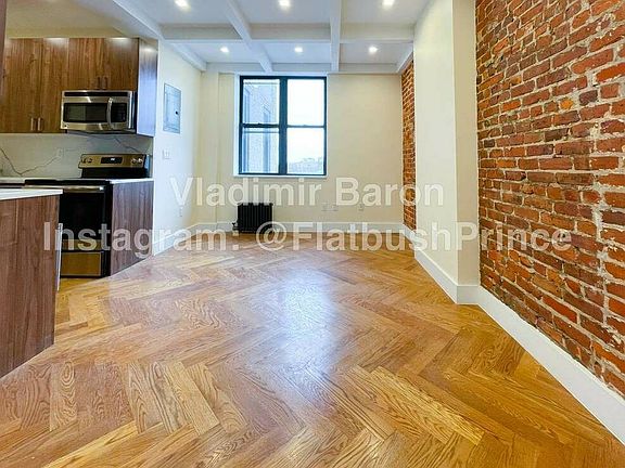 2nd image of 941 Washington Ave #496