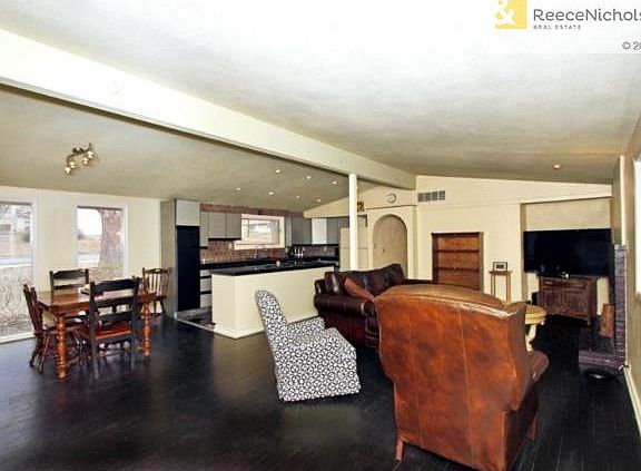 3rd image of 7721 Lamar Ave