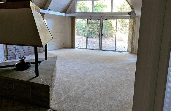 5th image of 13455 Surrey Ln