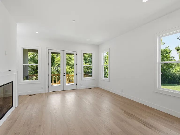 731B Croley Dr — Photo 14