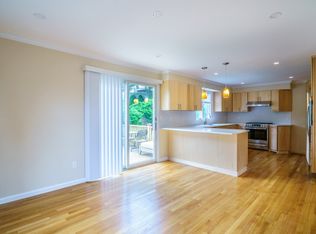 300 Adams St #1A, Newton, MA 02458