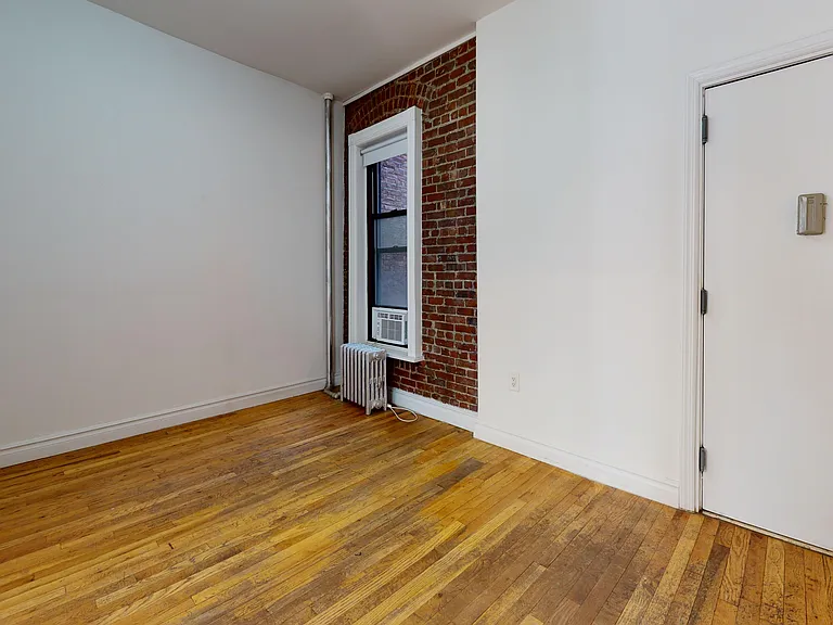 312 E 91st St #3R — Photo 4