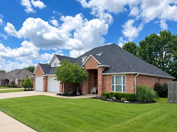 2876 W Vanike Dr, Fayetteville, AR 72704