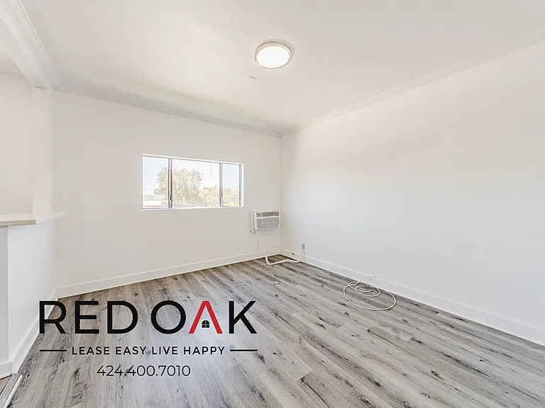 4348 Lockwood Ave #16 — Photo 6