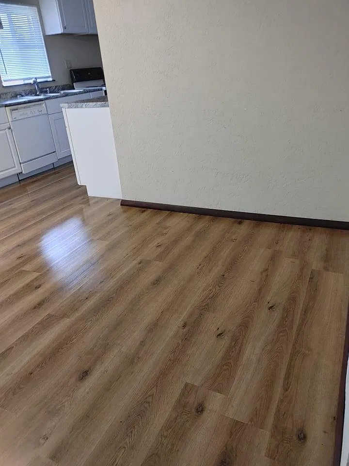 3 bed, 1.5 bath, 1111 sqft, $1,100 — Photo 2