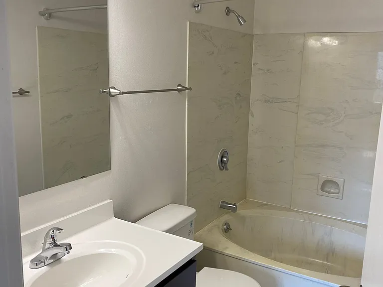 Madison Townhomes — Photo 9