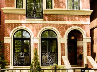 1536 W Grace St, Chicago, IL 60613