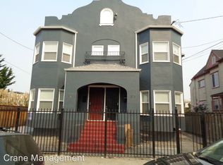 878 32nd St, Oakland, CA 94608