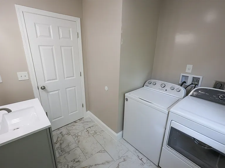 70 Mount Hope St #2 — Photo 10