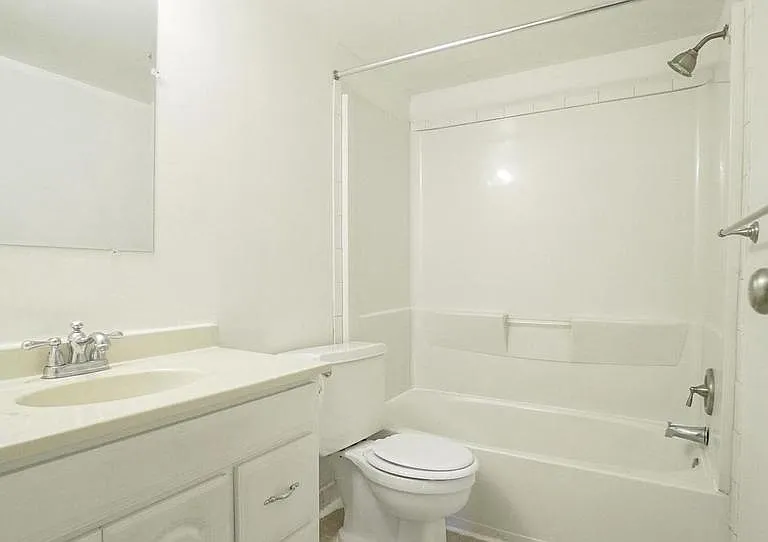 525 N Armistead St #302 — Photo 6