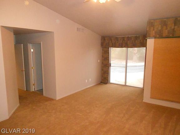 3rd image of 915 Red Hollow Dr