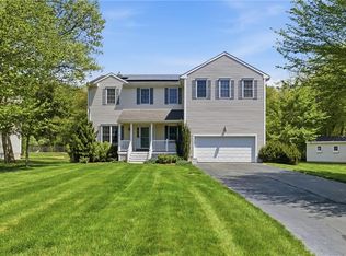 313 Westmoreland Ln N, Saunderstown, RI 02874